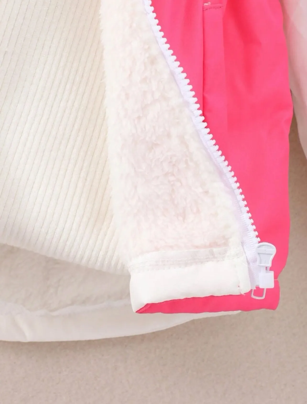SHEIN Young Girl Letter Graphic Colorblock Hooded Thermal Lined Coat Without Sweater - 7 Years
