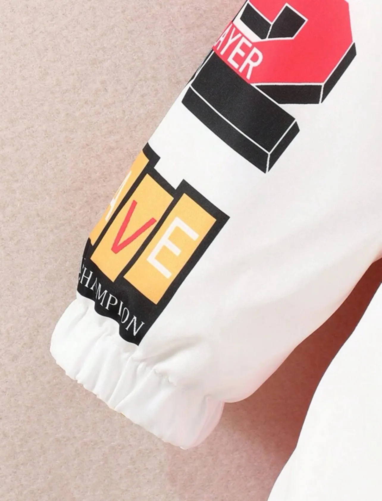 SHEIN Young Girl Letter Graphic Colorblock Hooded Thermal Lined Coat Without Sweater - 7 Years